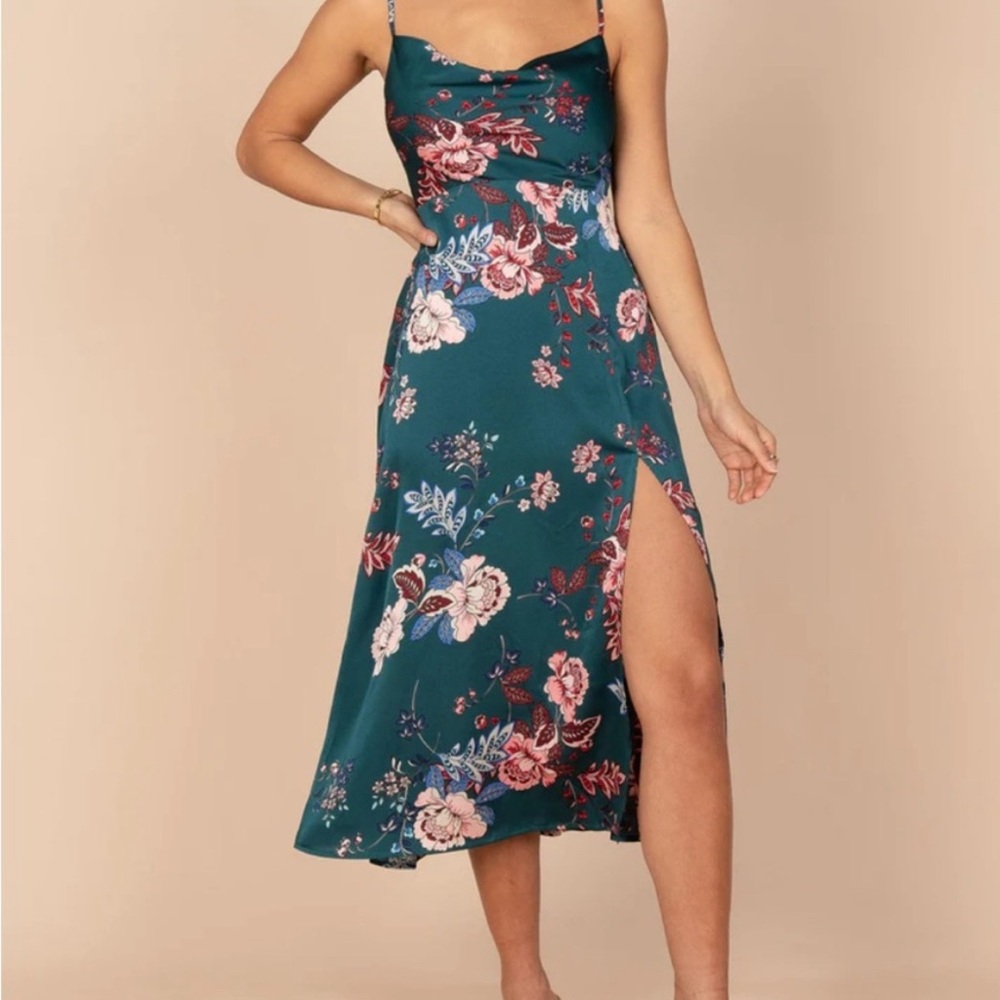 Petal + Pup Alejandra Satin Emerald Cowl Neck Floral Dress in Size 8! NWT